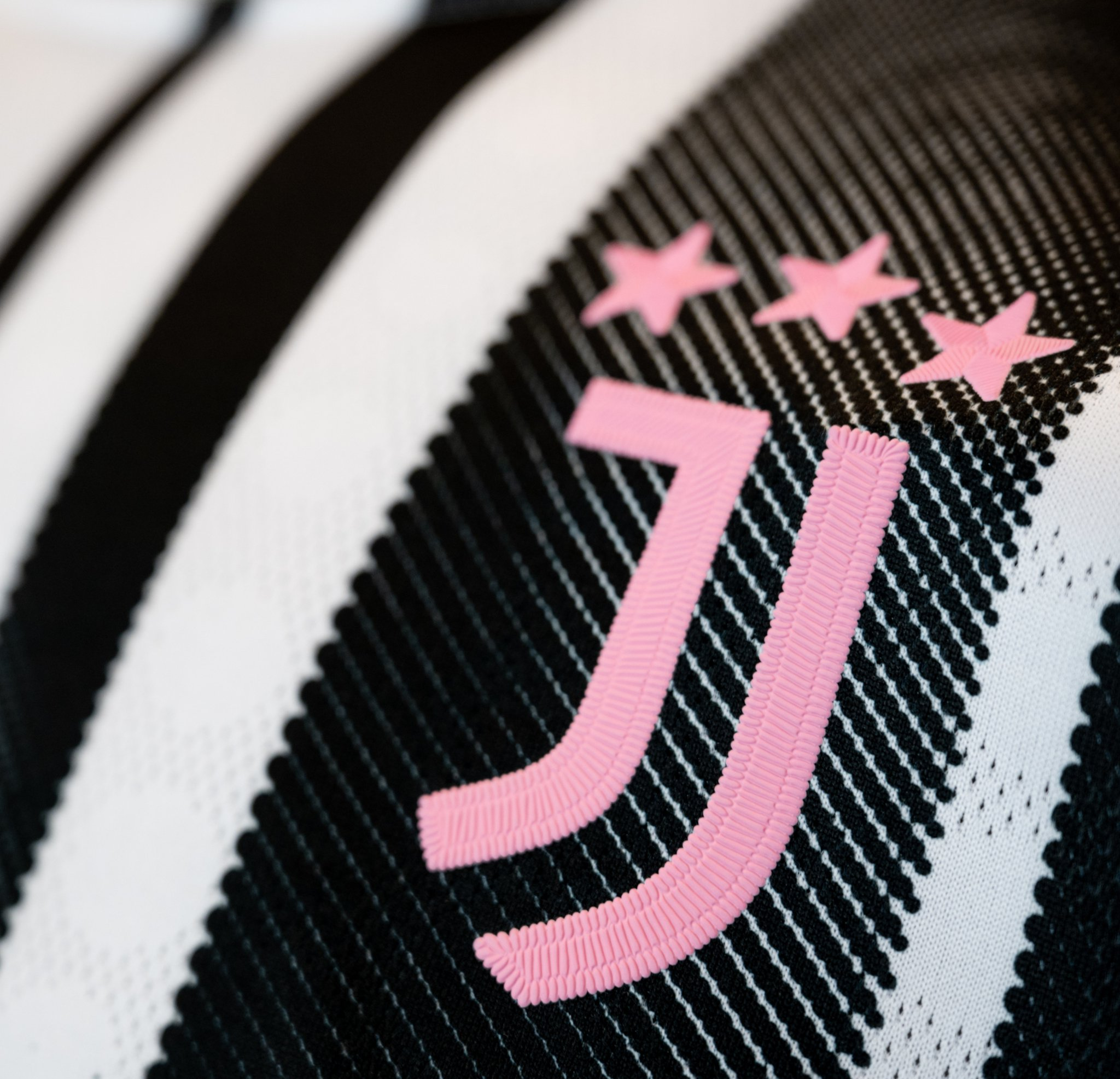 爱游戏中国-包含德甲倒计时，波尔图转会期官宣签约，细节引发关注，管理层满意，身体对抗强度拉满的词条